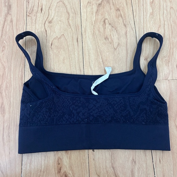 Avocado Blue Seamless Sports Bra - Picture 2 of 3